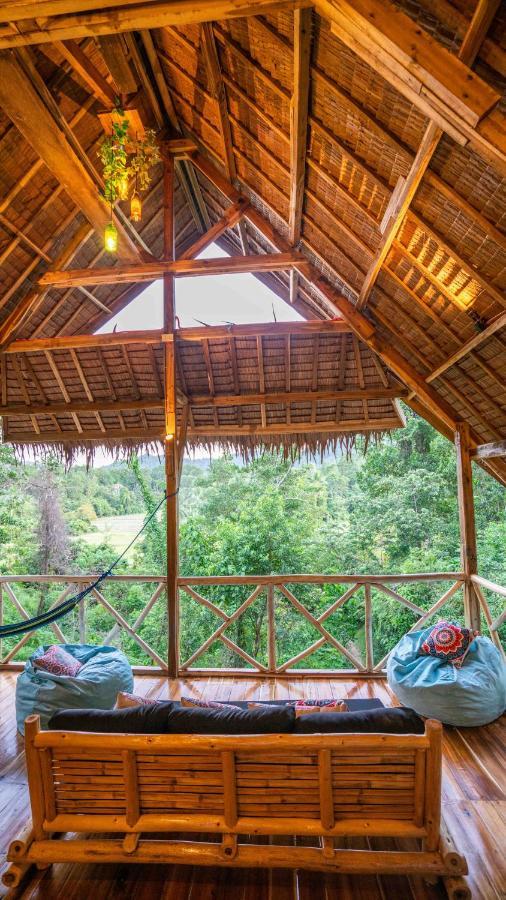 Barya Lang Villa- Native Villa With Jeepney Room 爱妮岛 外观 照片